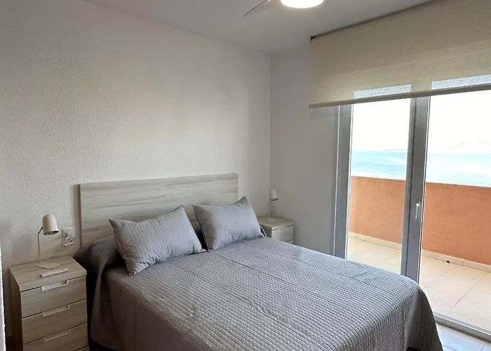 Hawaii V 16b - By Watermelon Apartment